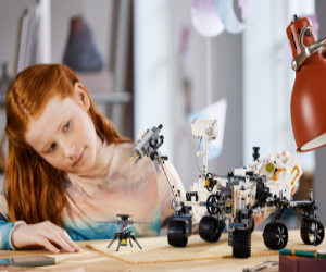 Dezvolta viitorii ingineri: Setul LEGO cu tematica spatiala ii va incuraja pe fani sa tinteasca spre stele